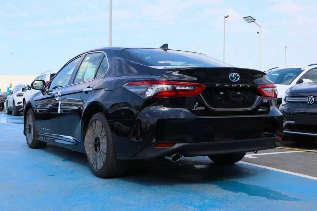 Toyota Camry Hybrid Lumiere qora 2024 на заказ