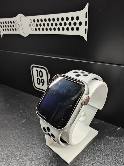 Apple Watch SE 40mm / Nike Edition