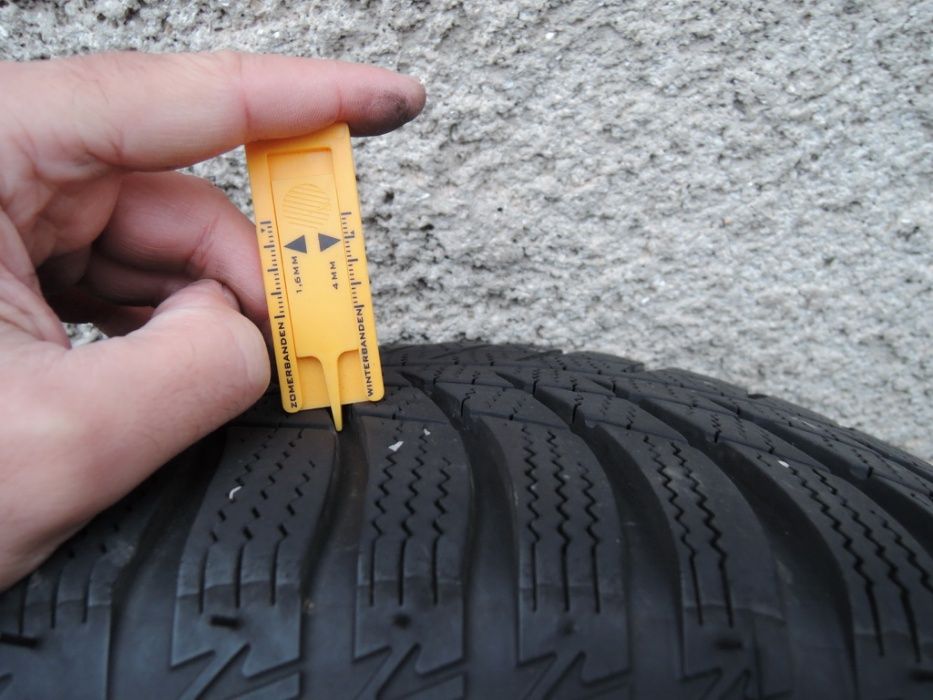 Roti jante cu anvelope Bridgestone de iarna 215/60R16