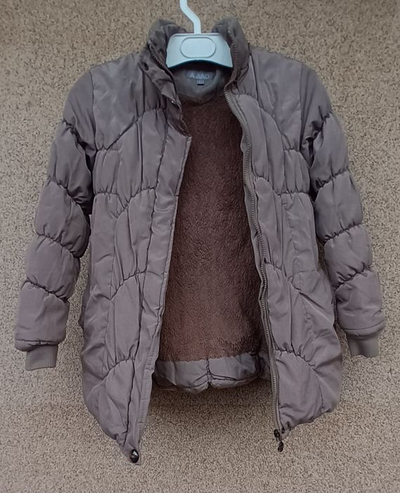 Детско зимно яке за момиче.