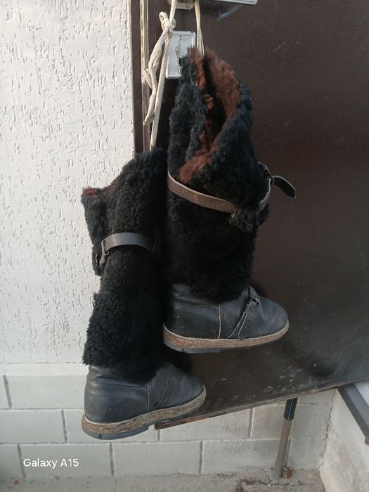 Продается унты б/у производство СССР в хорошем состояний 41- размер хх