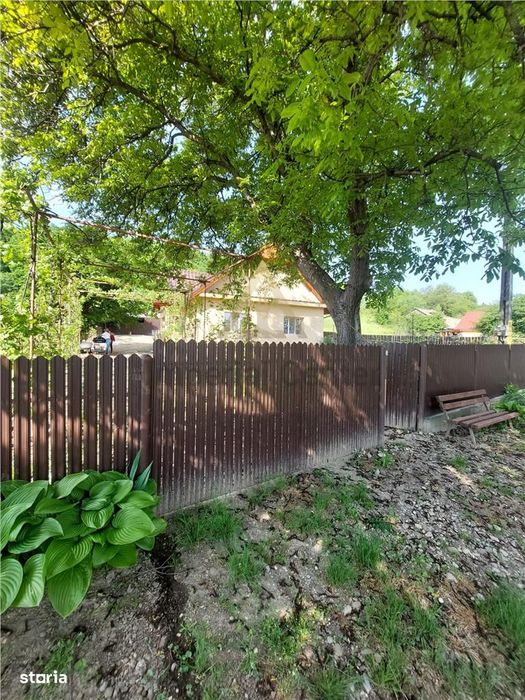 Casa cu teren in suprafata de 1800 mp  de vanzare  NEGOESTI ONESTI