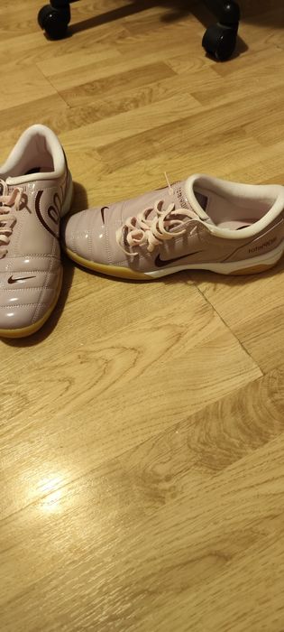 Ghete de fotbal pentru sală Nike T90 Nr 42.5 NOI