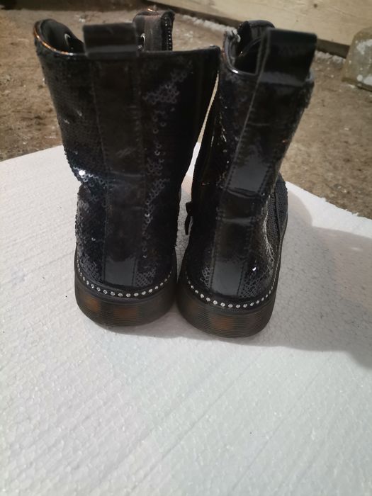 Cizme mărimea 33