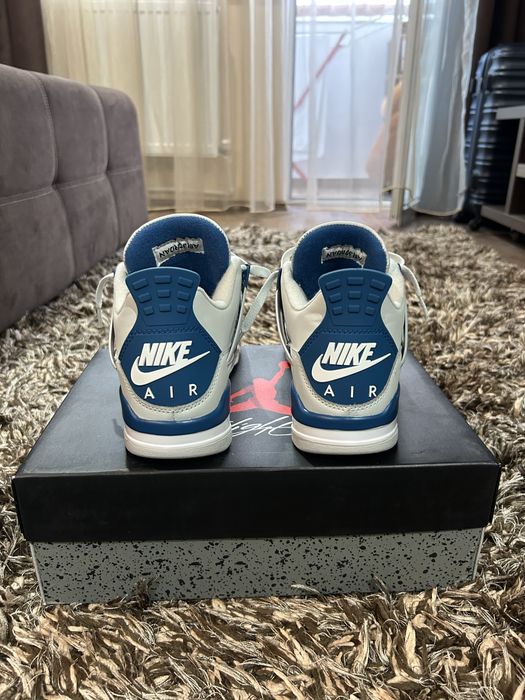 Air Jordan 4 Military Blue