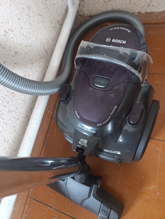 Продам Пылесос Bosh
