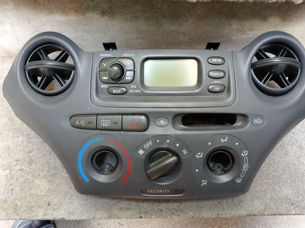 Части за Toyota Yaris 2001