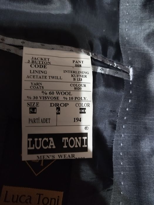 Продам кастюм в отличном состоянии.