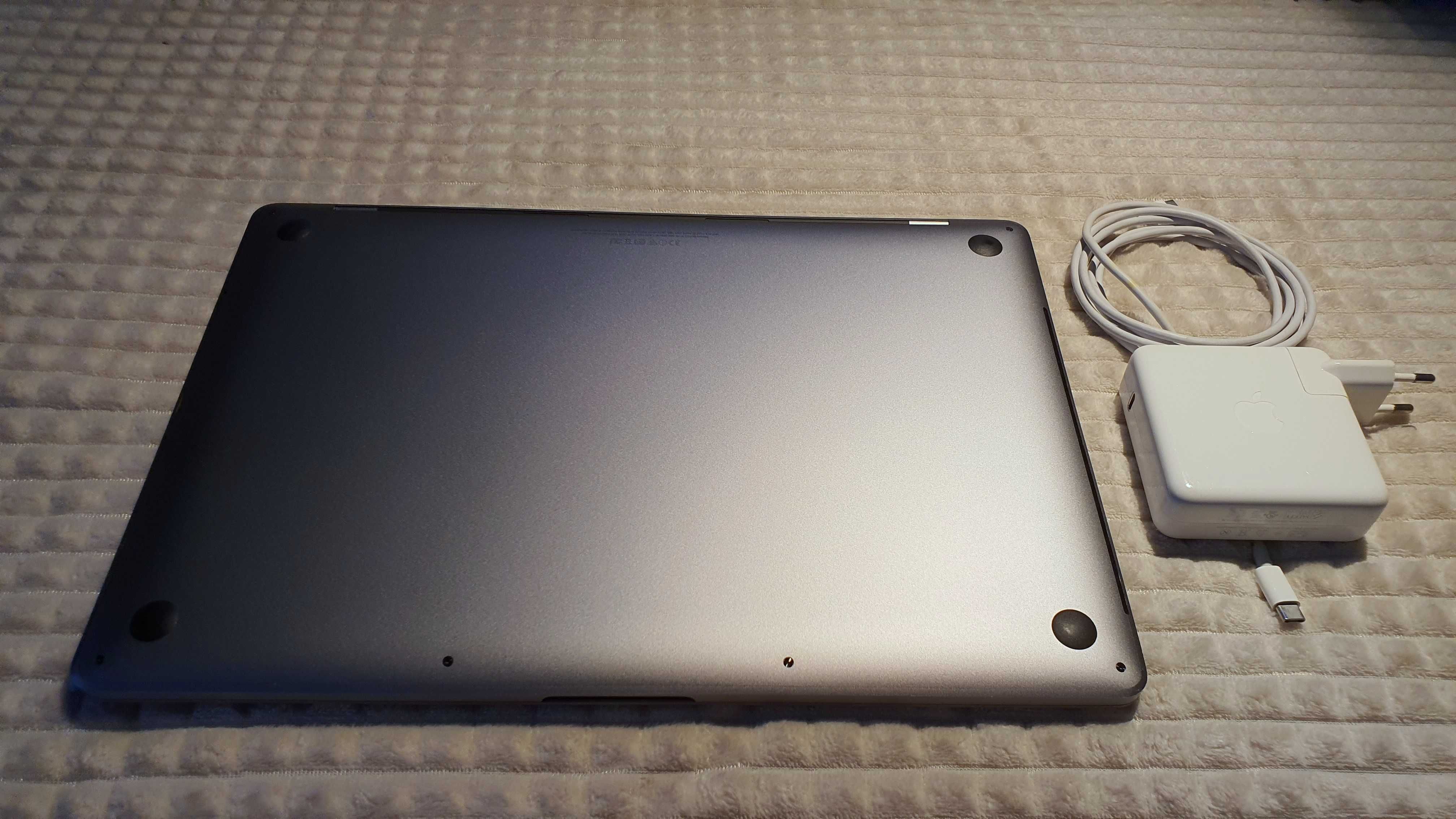 MacBook Pro 15" Touchbar - IMPECABIL