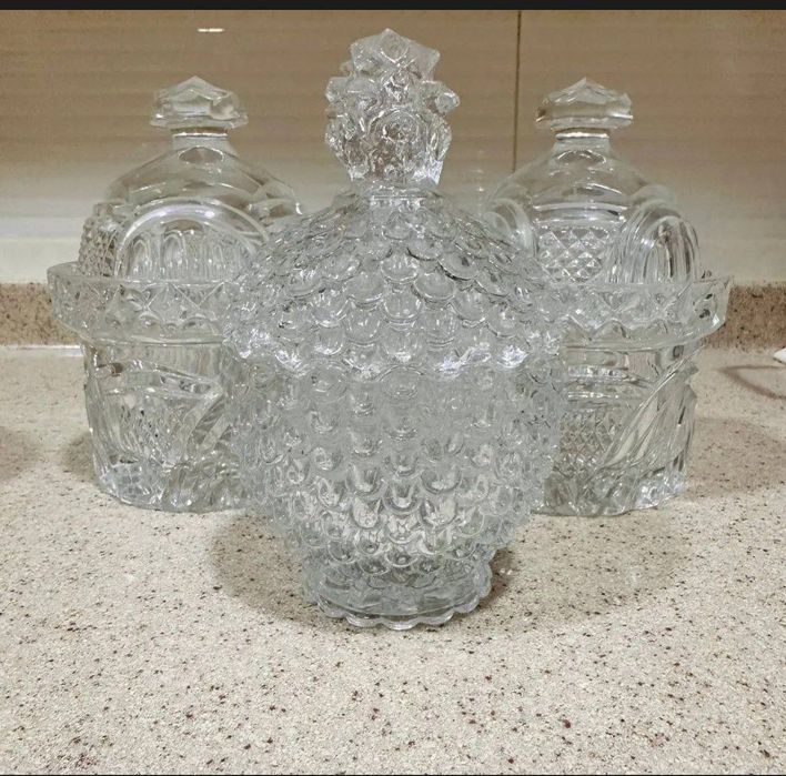 Конфетница,хрусталь,hrustal chehiya idish,kristall,holati ideal