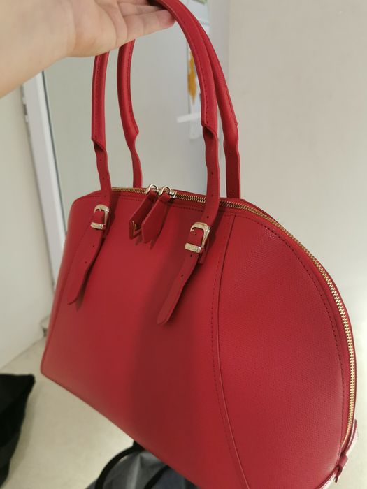 Дамска елегантна чанта Guess
