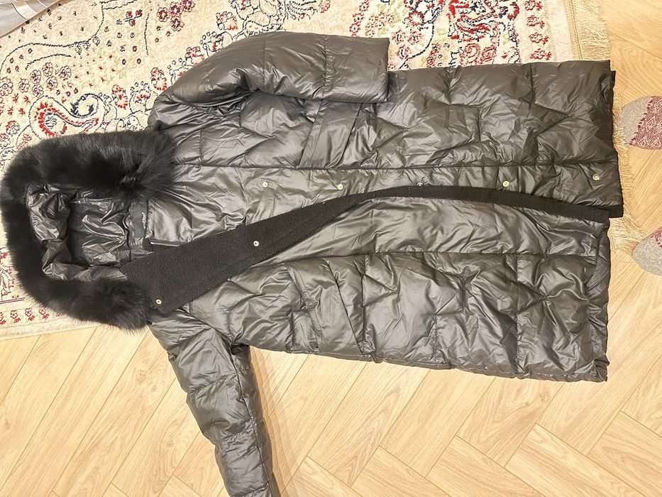 Продаю зимнюю куртку в отличном состоянии!