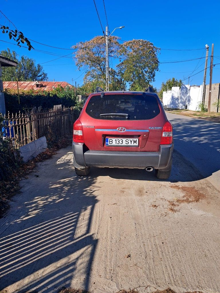 Vînd hyundai tucson