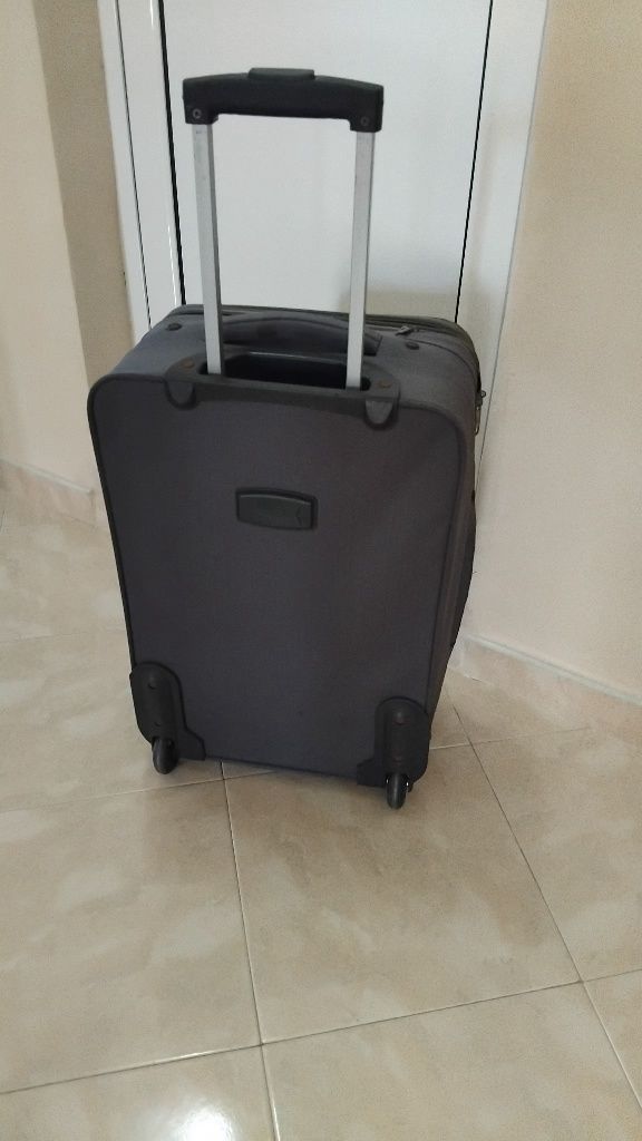 Малък куфар за багаж