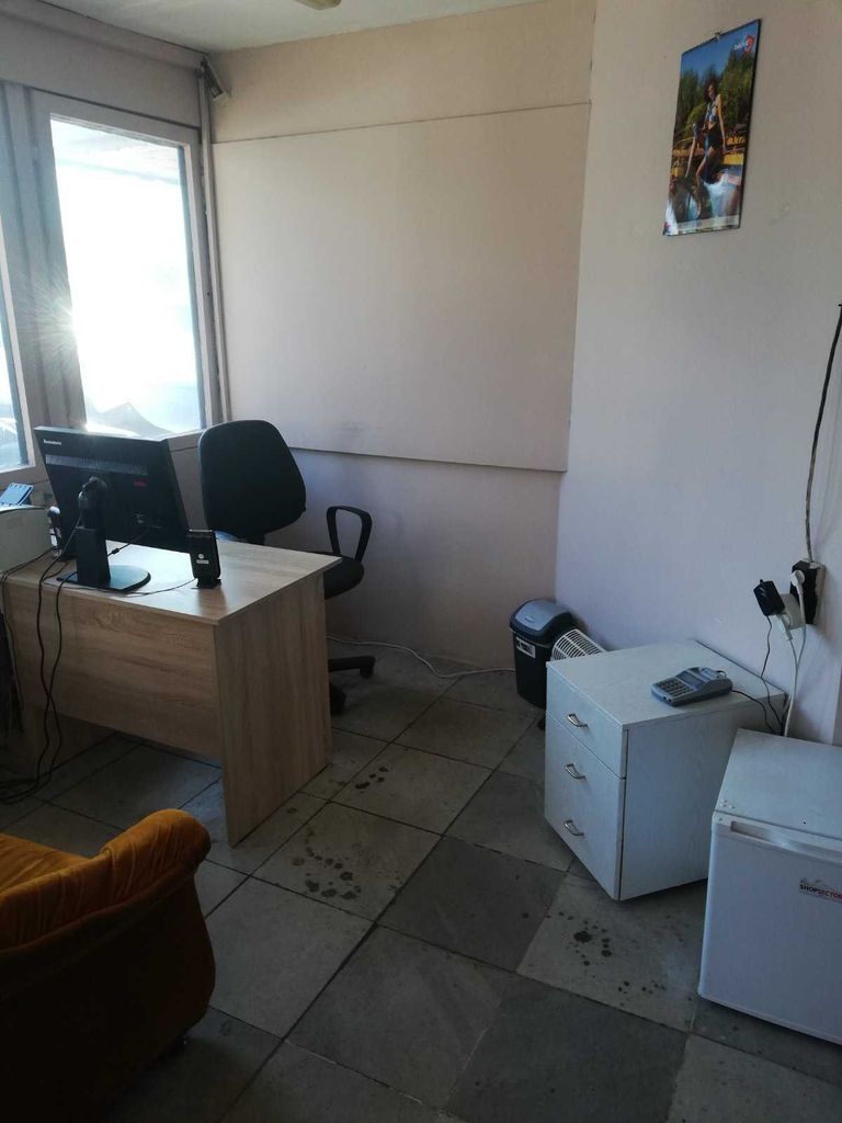 Дава се под наем Промишлена сграда в София, Обеля 2 - 850 кв.м за 1071 € - Снимка #8