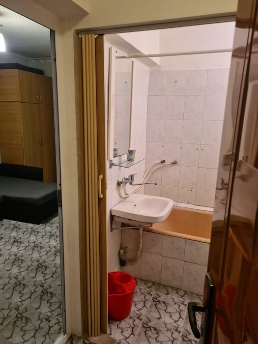 Inchiriez garsoniera zona Cet - Constanta