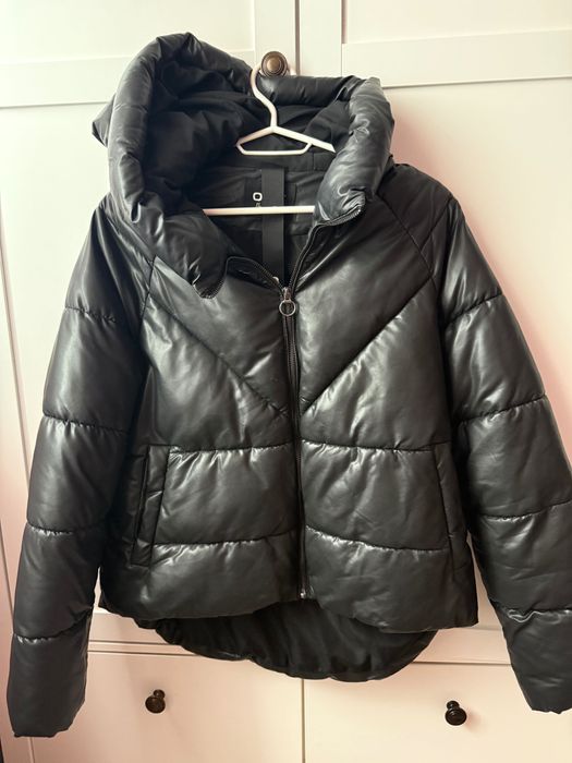 Продавам дебело зимно яке размер С