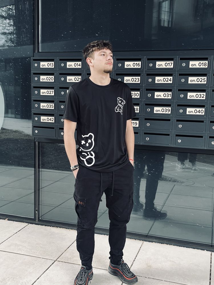 Дрехи/ clothes/ къс-ръкав тениски/black short-sleeve T-shirts/фланелки