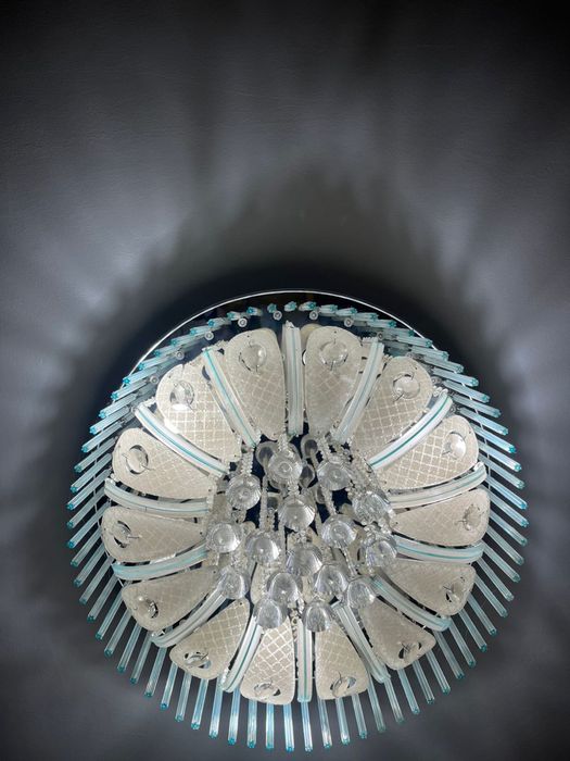 Срочно продается люстра