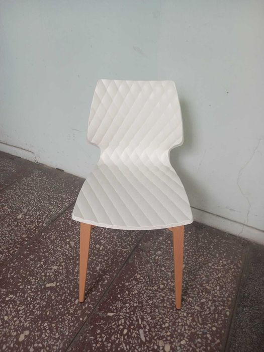 Scaun polipropilena scoica alba 1 buc