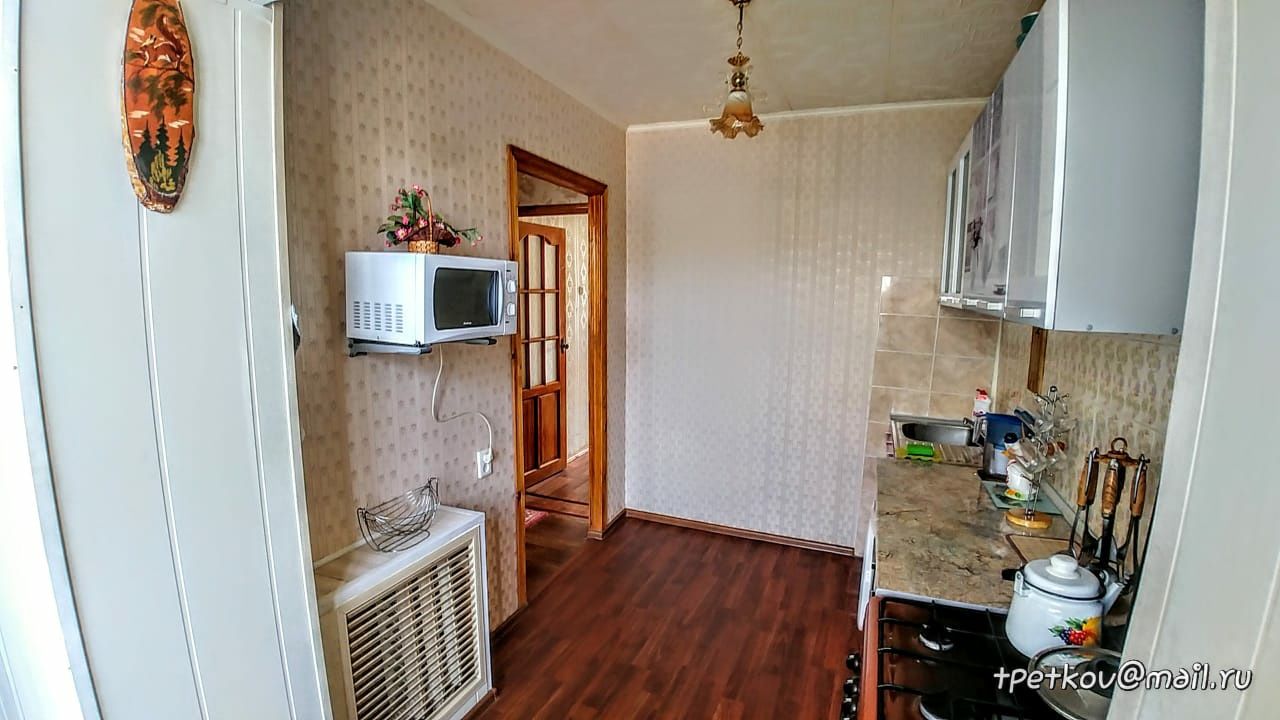 Сдается с бойлером чистая ,2 ком 8 микр-12000,1 ком.3"б" микр.-8000.