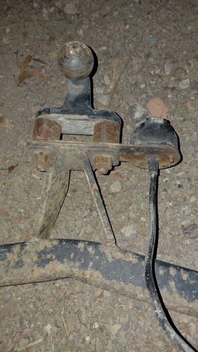 Фаркоп на volvo 850