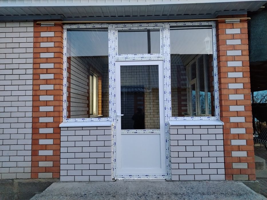 Пластиковые окна, остекление балкон. Алюминиевые двери. Пласт-е откосы