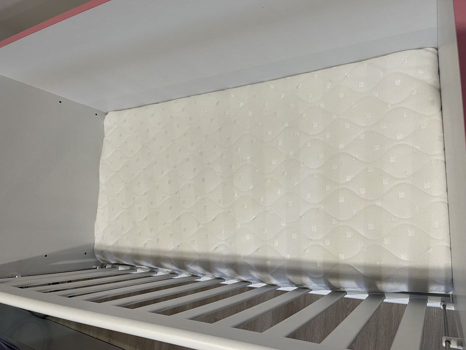 Розова и синя кошара 120/60 с матраци -цена 200лв за всяка