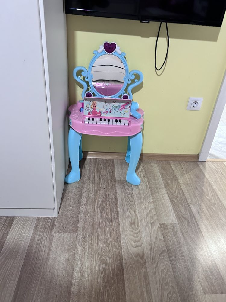 Детска тоалетка пиано