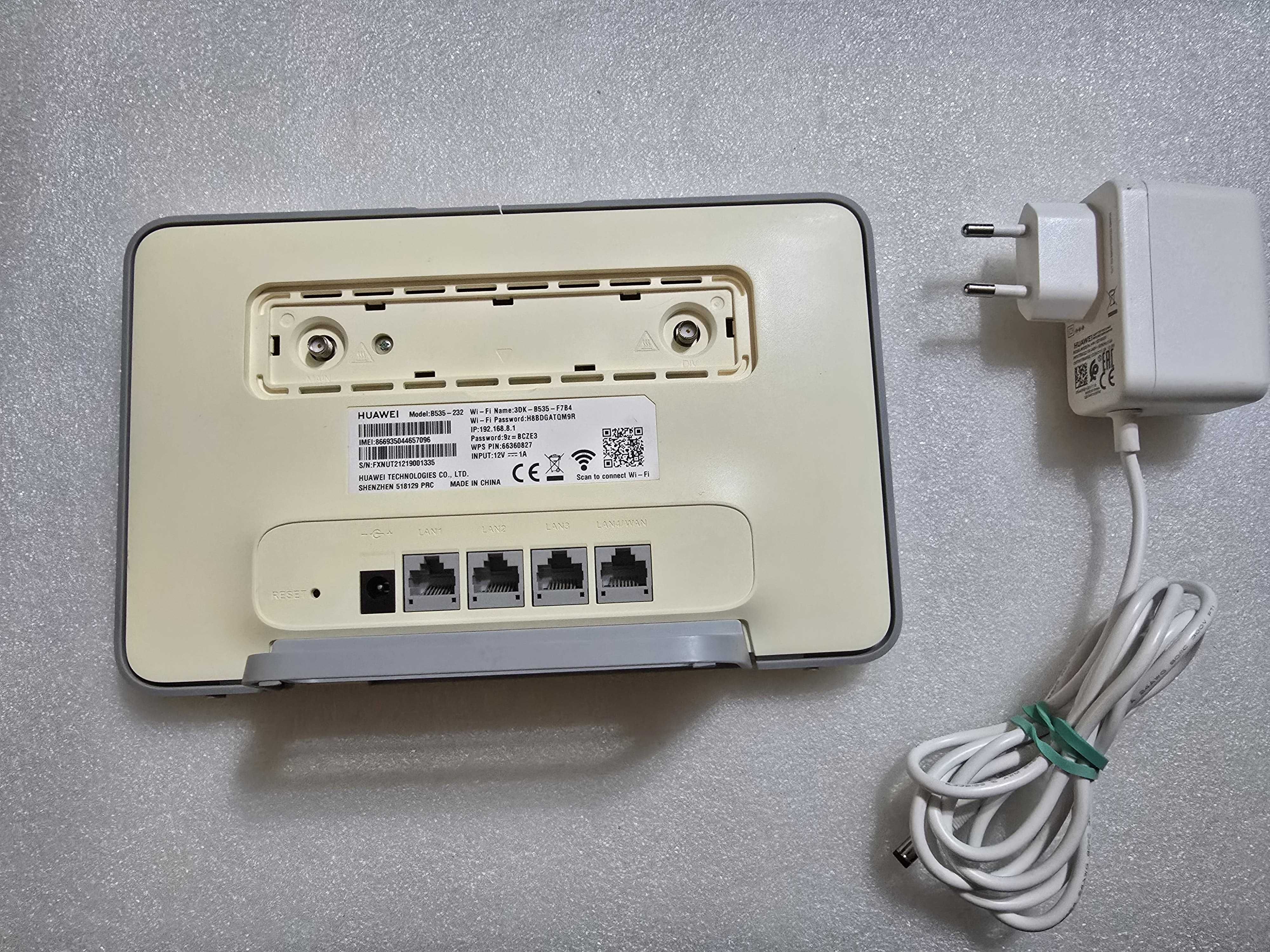 Router wireless cu slot SIM Huawei B535-232 4G+, WI-FI 2.4/5GHZ