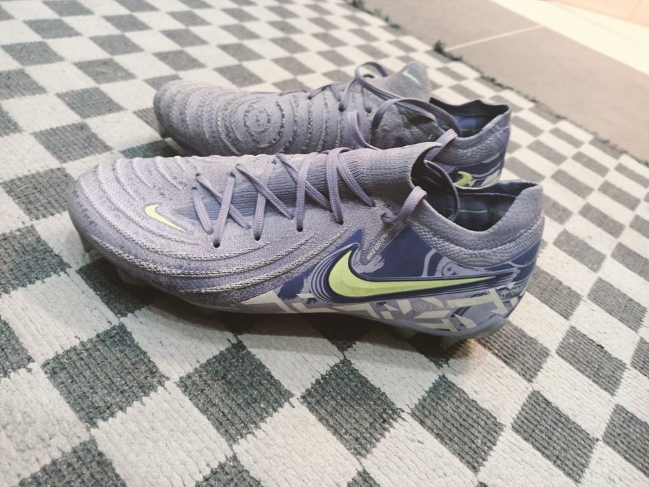 Продам бутсы 38 размер новые