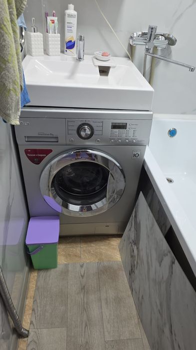 Продам машинку стиральную