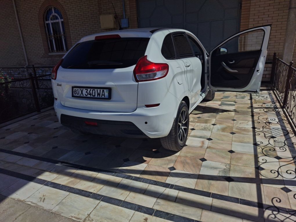 Lada x ray radnoy