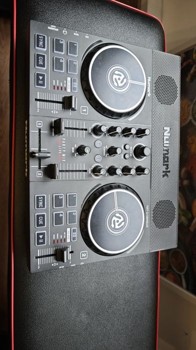 Dj пулт миксер Numark Party Mix Live DJ контролер