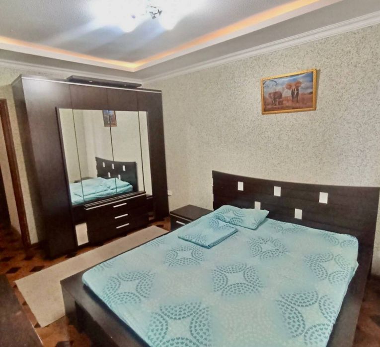 Yakkasaroy Rakat mahallada kvartira metro ham yaqin