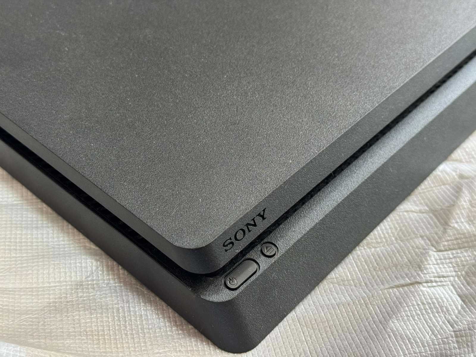 Конзoла PlayStation 4 Slim 500GB С Гаранция!