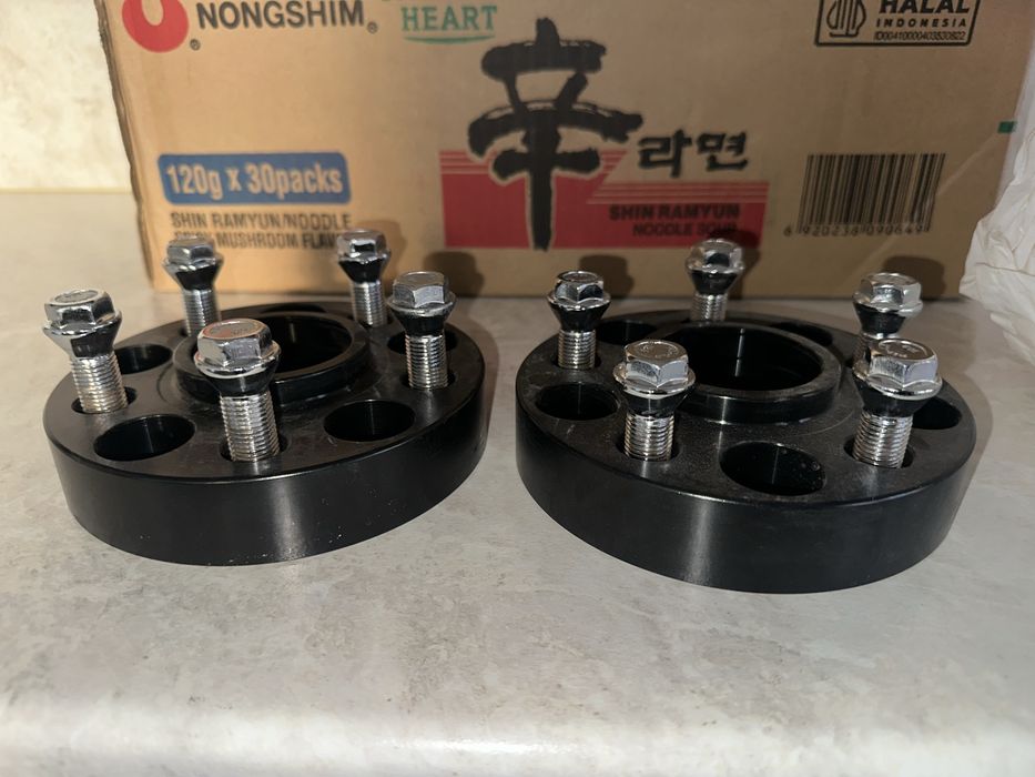 Проставки 3см ширина новые