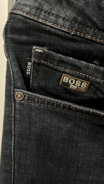 Чисто нов модел Hugo Boss дънки. Налична серия от 31ви до 38ми размер.