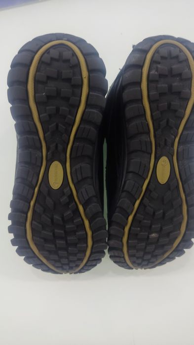 Продам ботинки зимние р 42