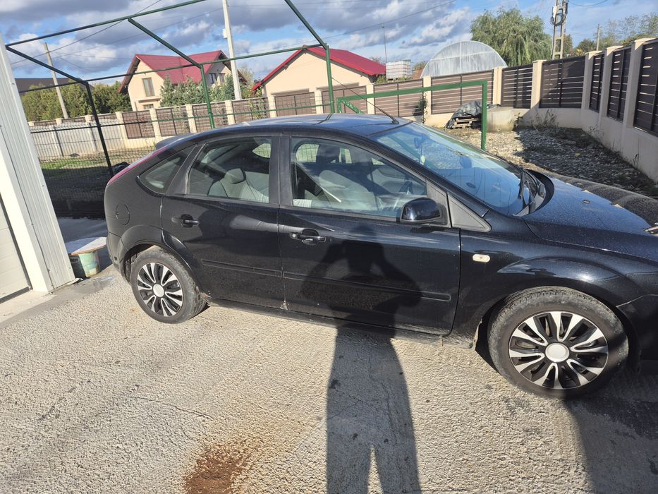 Vand Ford FOCUS 1.4 benzina