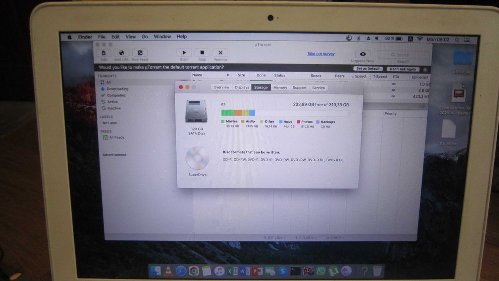 Laptop MacBook. MID 2010
