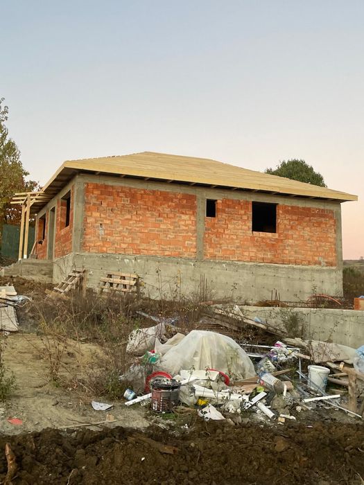 Echipa serioasa lucrari exterioare/interioare