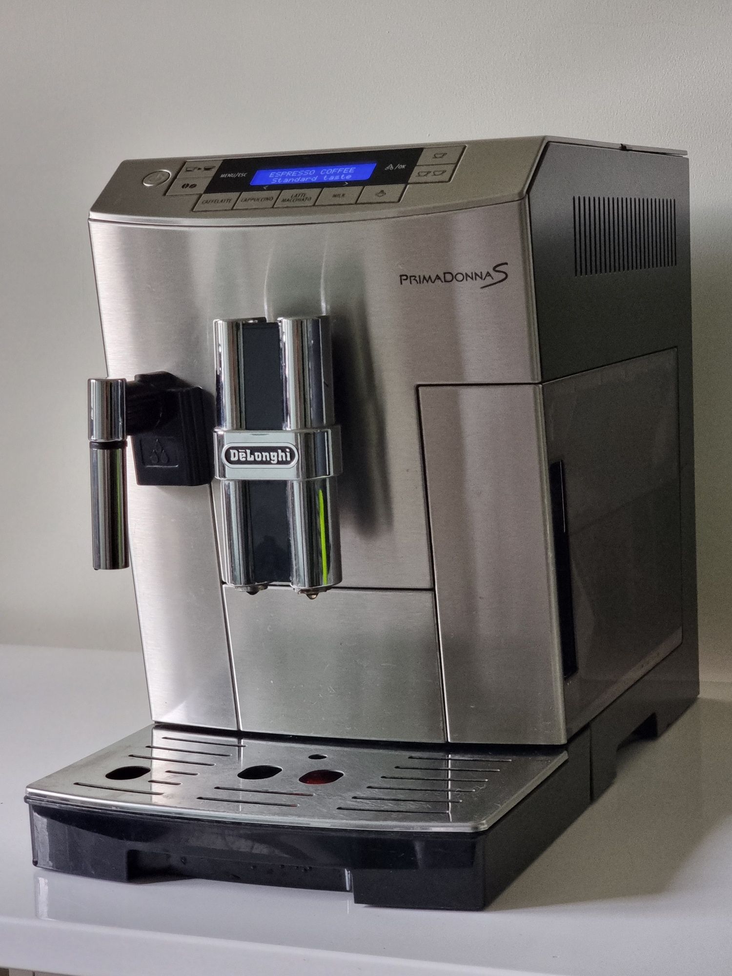 Кафеавтомат DeLonghi PrimaDonna S ECAM 26.455.MB