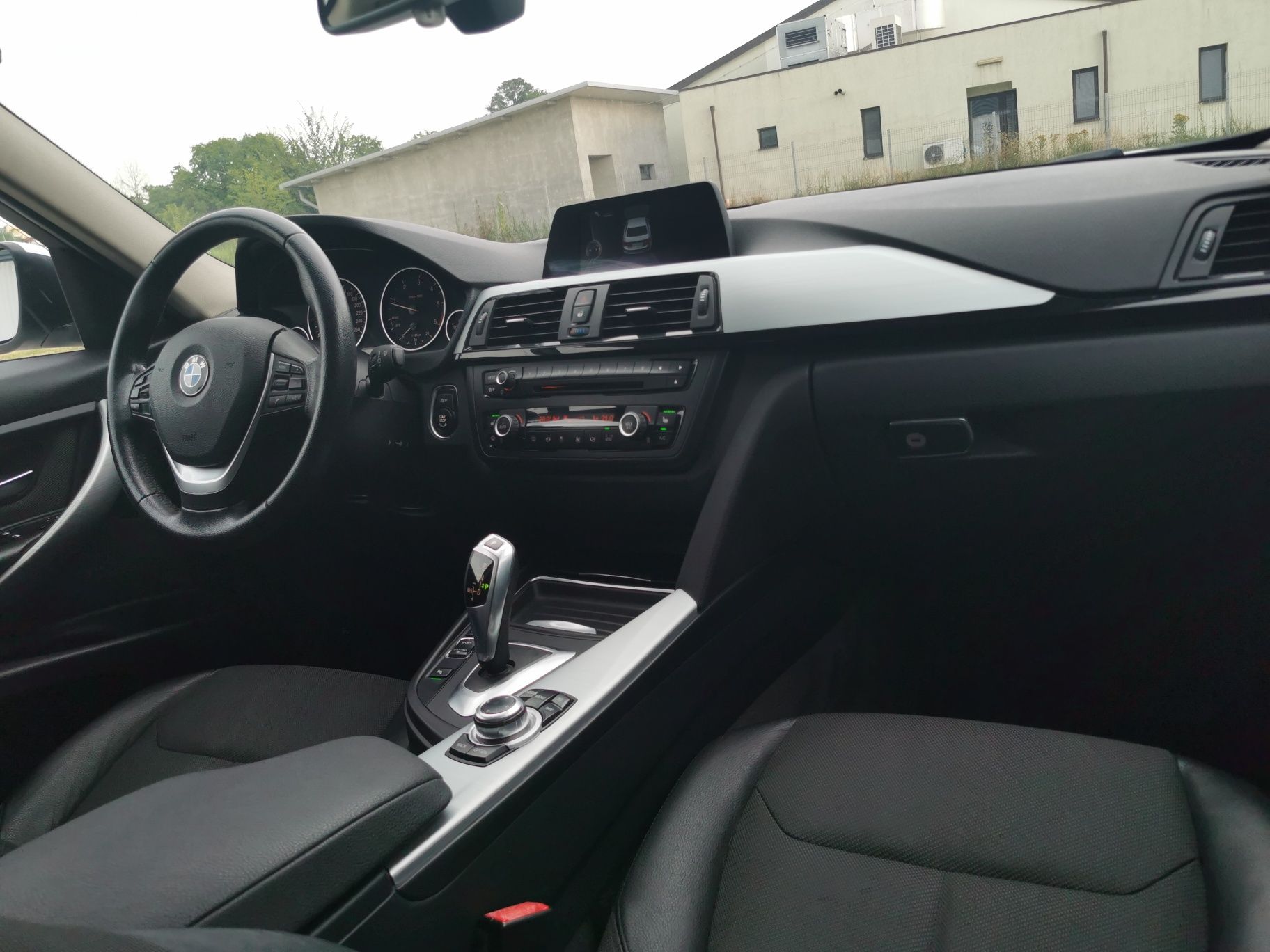 Bmw 320d 2014  - Alb Perlat - Trapa - Posibilitatea Rate - Buy Back