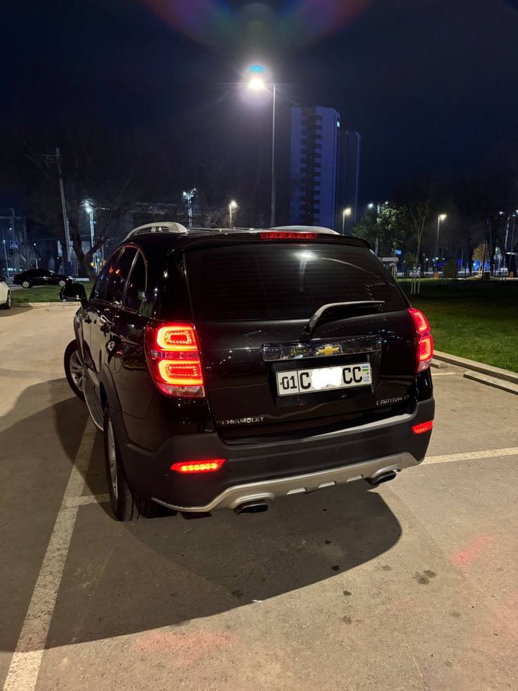 Captiva 3plus -4 qilingan AWD 3L 2015 yil Qora ideal holati toza
