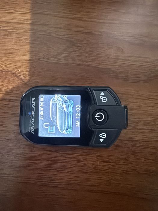 Megicar 909 pult sotiladi.