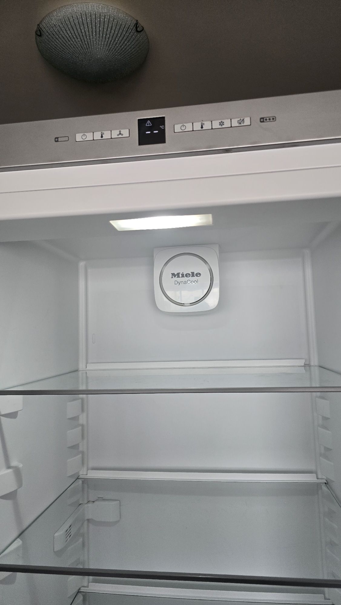 Хладилник с фризер Miele 2m