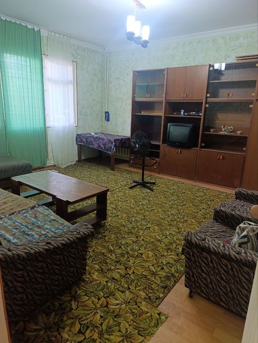 Кадешева базар, одна комнатная с мебелью и техникой
