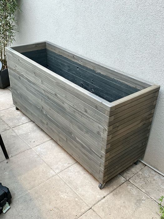 Jardiniere din lemn