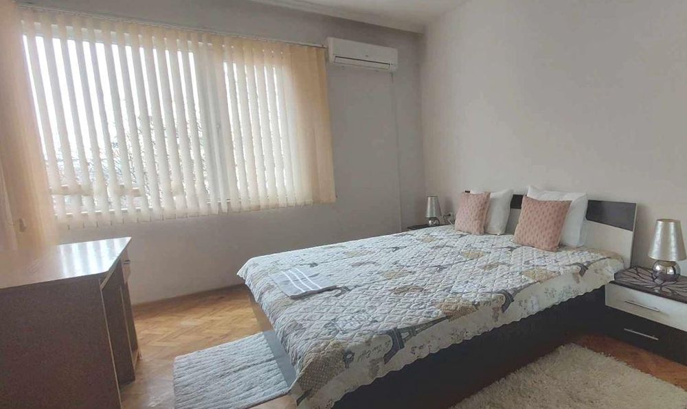 Тристаен апартамент, под наем, Център